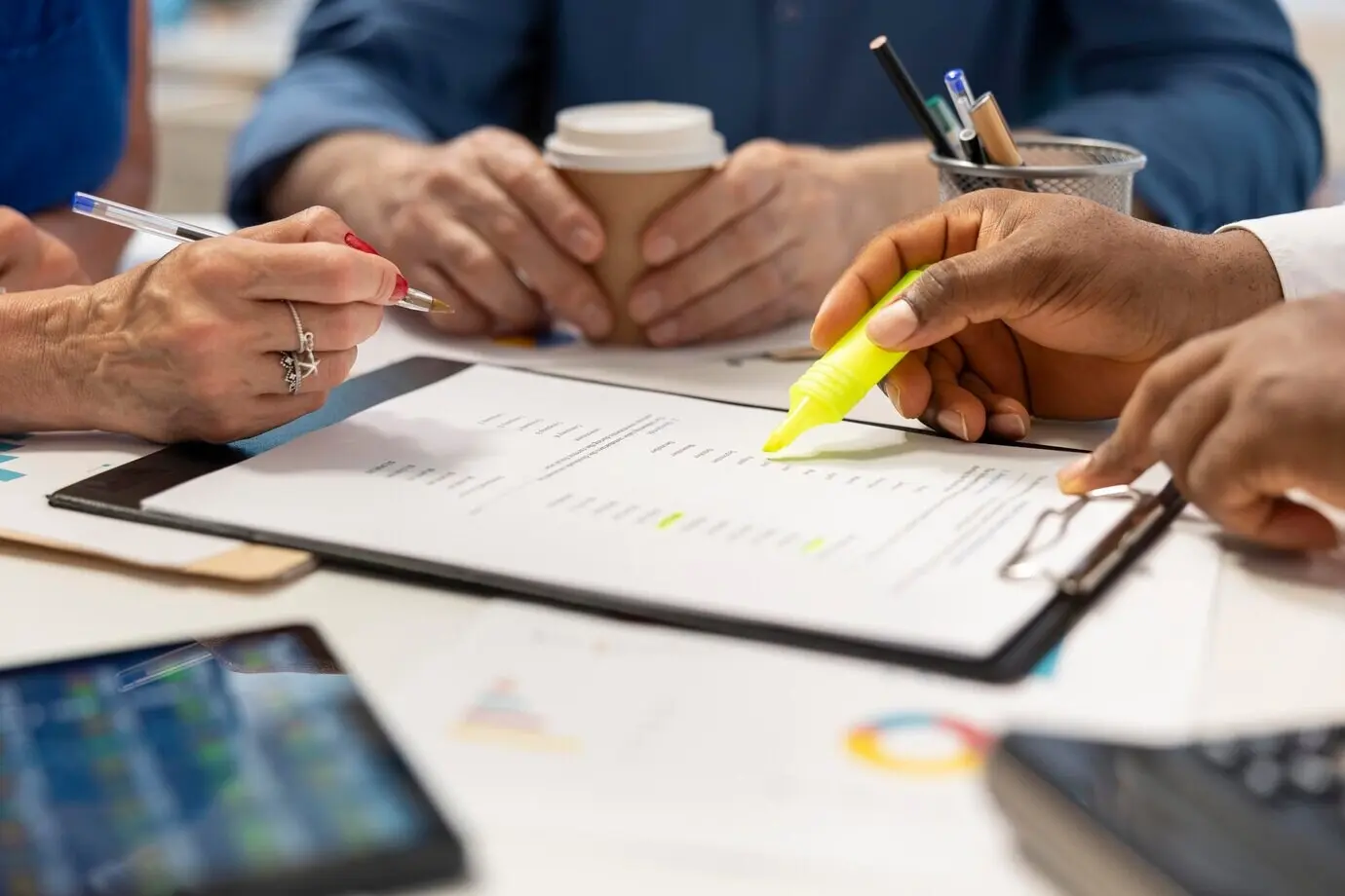 Эксперт по финансовому планированию подчеркивает условия контракта для детального пенсионного плана.